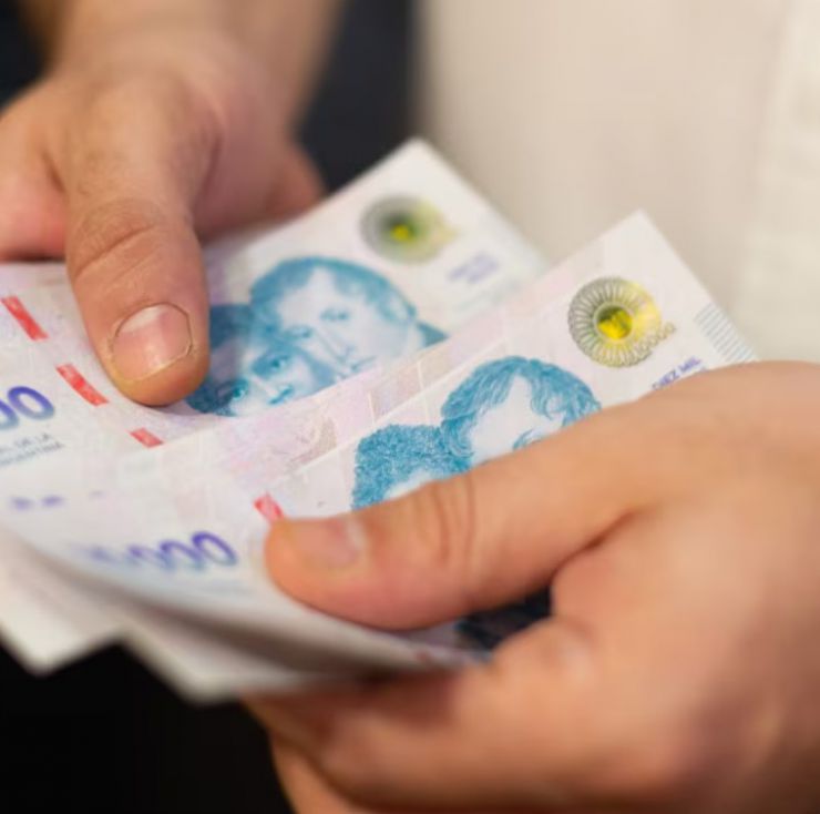 Según el INDEC, los salarios subieron 3,2% en agosto y le ganaron a la inflación